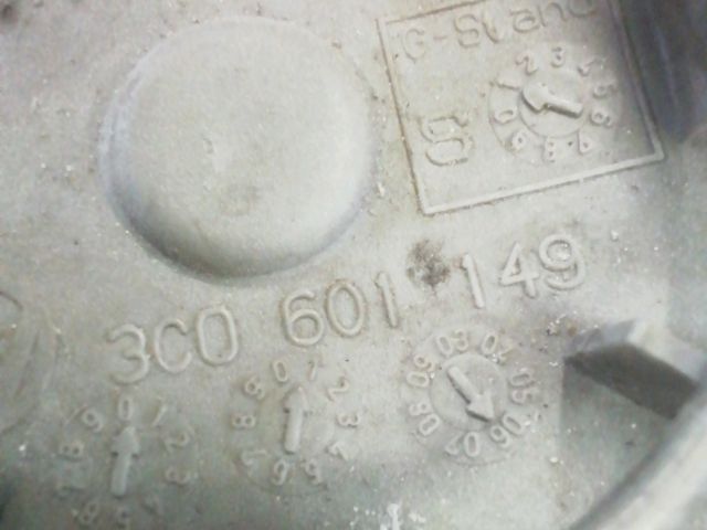 bontott VW GOLF IV Felniközép (1 db)