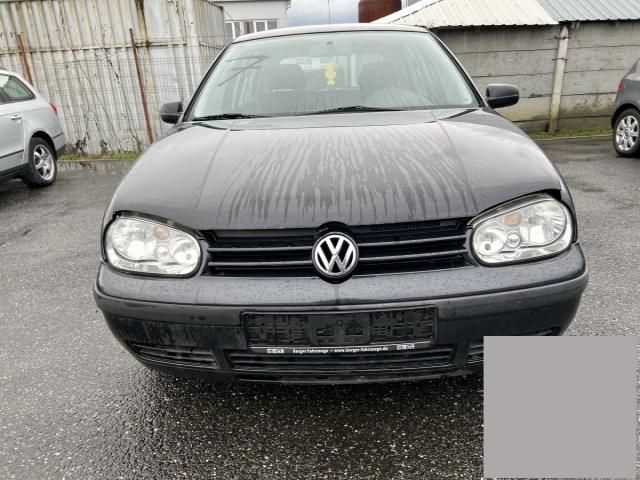 bontott VW GOLF IV Felső Hűtőburkolat