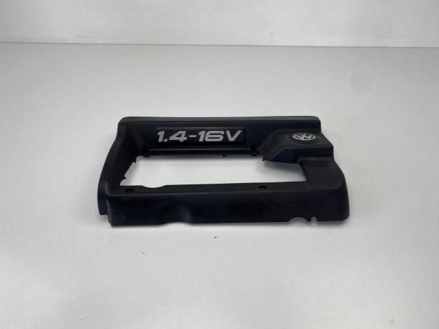 bontott VW GOLF IV Felső Hűtőburkolat