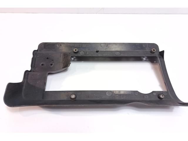 bontott VW GOLF IV Felső Hűtőburkolat