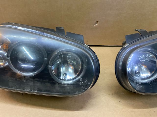 bontott VW GOLF IV Fényszóró Pár