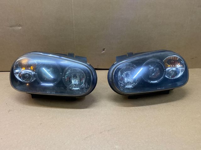 bontott VW GOLF IV Fényszóró Pár