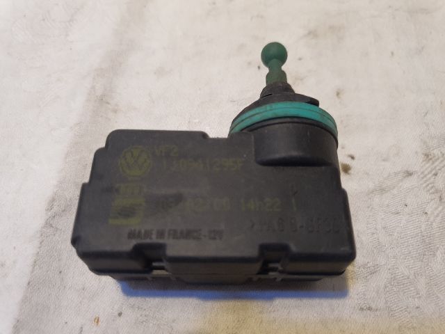 bontott VW GOLF IV Fényszórómagasság Állító Motor Jobb