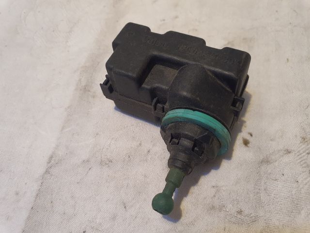 bontott VW GOLF IV Fényszórómagasság Állító Motor Jobb