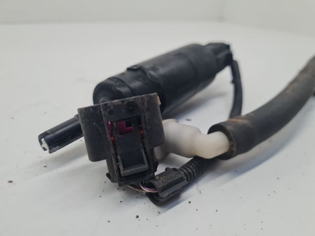 bontott VW GOLF IV Fényszórómosó Szivattyú