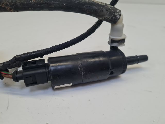 bontott VW GOLF IV Fényszórómosó Szivattyú