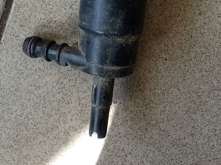 bontott VW GOLF IV Fényszórómosó Szivattyú