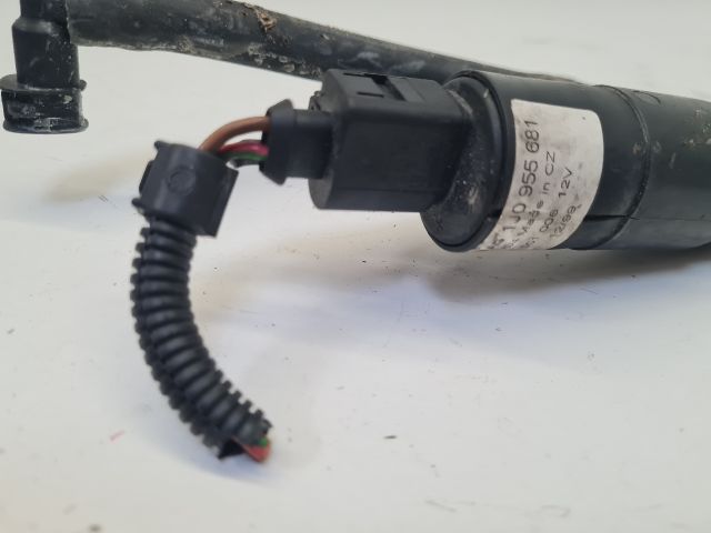 bontott VW GOLF IV Fényszórómosó Szivattyú