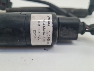 bontott VW GOLF IV Fényszórómosó Szivattyú