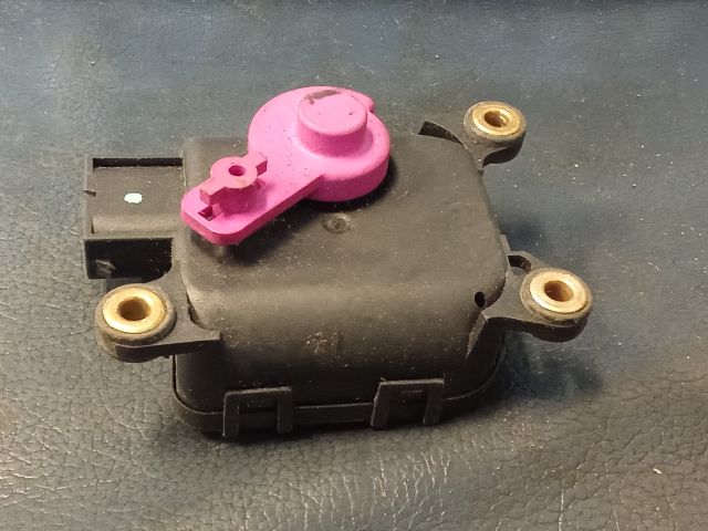 bontott VW GOLF IV Fűtés Állító Motor