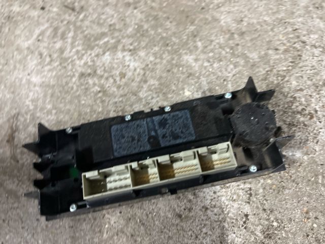 bontott VW GOLF IV Fűtéskapcsoló (digit klímás)