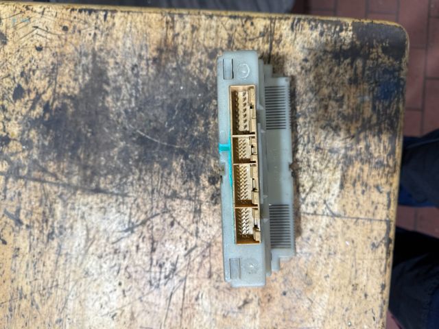 bontott VW GOLF IV Fűtéskapcsoló (digit klímás)