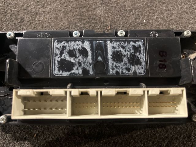 bontott VW GOLF IV Fűtéskapcsoló (digit klímás)