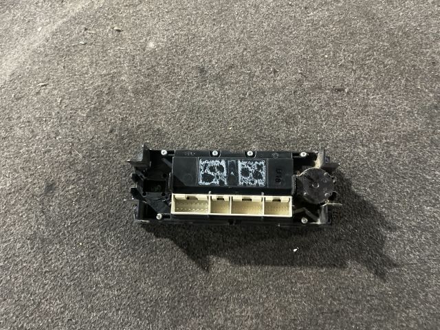 bontott VW GOLF IV Fűtéskapcsoló (digit klímás)