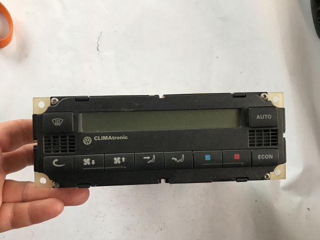 bontott VW GOLF IV Fűtéskapcsoló (digit klímás)