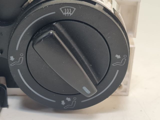 bontott VW GOLF IV Fűtéskapcsoló (manuális klímás)