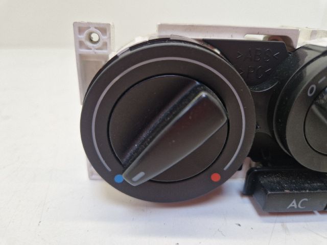 bontott VW GOLF IV Fűtéskapcsoló (manuális klímás)