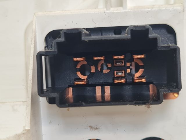 bontott VW GOLF IV Fűtéskapcsoló (manuális klímás)