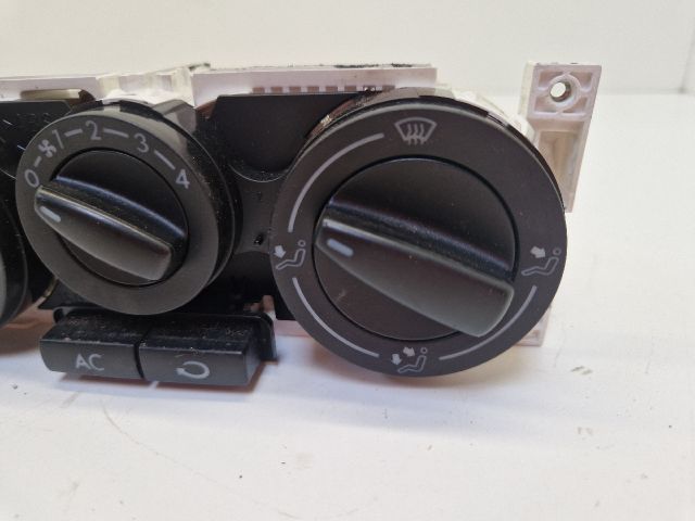 bontott VW GOLF IV Fűtéskapcsoló (manuális klímás)