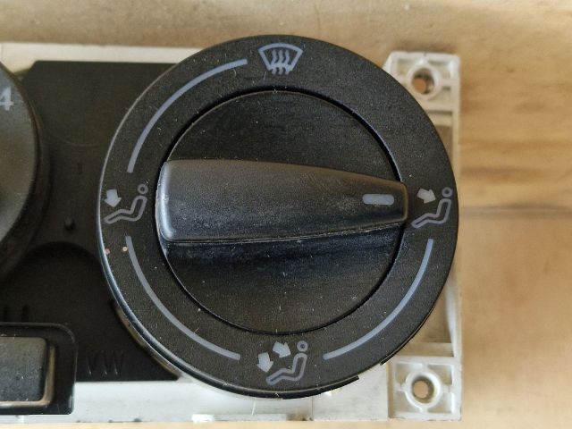 bontott VW GOLF IV Fűtéskapcsoló (manuális klímás)