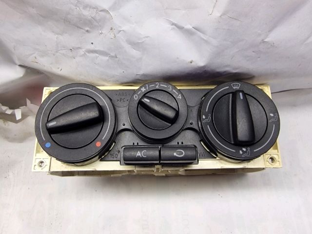 bontott VW GOLF IV Fűtéskapcsoló (manuális klímás)