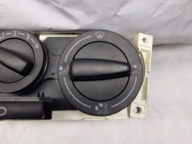 bontott VW GOLF IV Fűtéskapcsoló (Nem klímás)