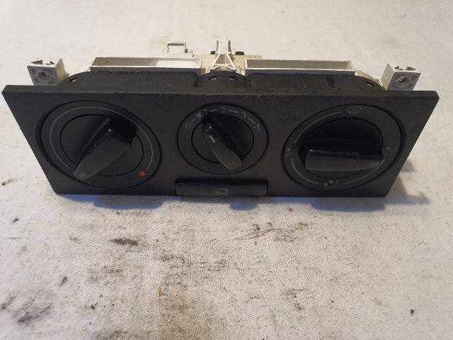 bontott VW GOLF IV Fűtéskapcsoló (Nem klímás)