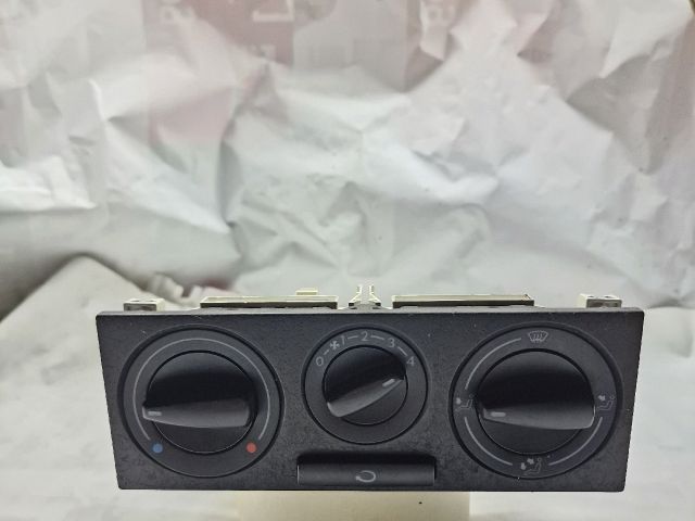 bontott VW GOLF IV Fűtéskapcsoló (Nem klímás)