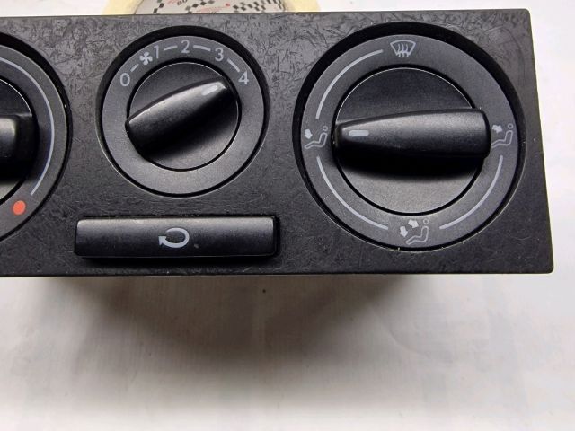 bontott VW GOLF IV Fűtéskapcsoló (Nem klímás)