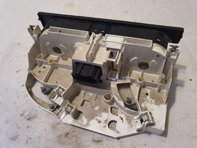 bontott VW GOLF IV Fűtéskapcsoló (Nem klímás)