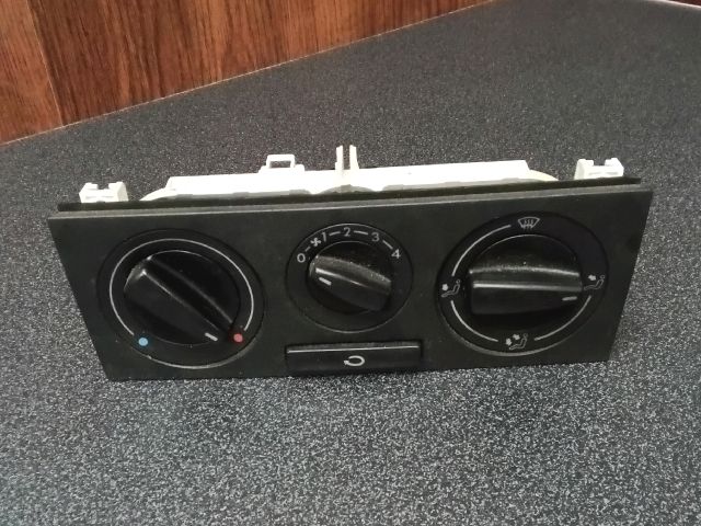 bontott VW GOLF IV Fűtéskapcsoló (Nem klímás)