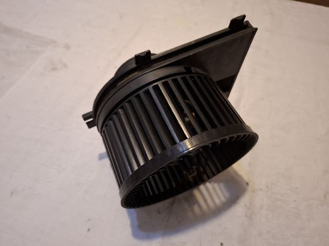 bontott VW GOLF IV Fűtőmotor (Klímás)