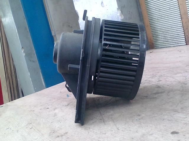 bontott VW GOLF IV Fűtőmotor (Nem klímás)