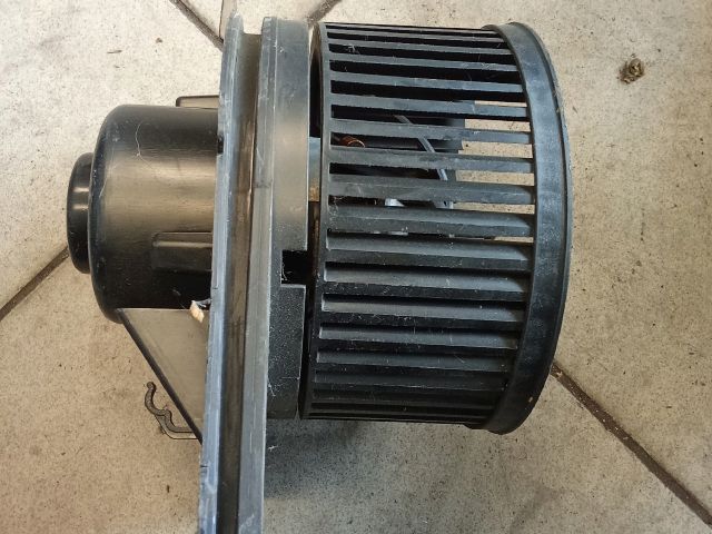 bontott VW GOLF IV Fűtőmotor (Nem klímás)