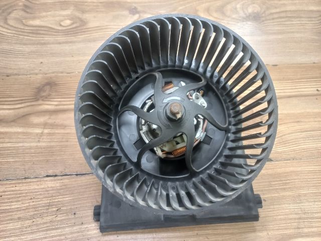 bontott VW GOLF IV Fűtőmotor (Nem klímás)