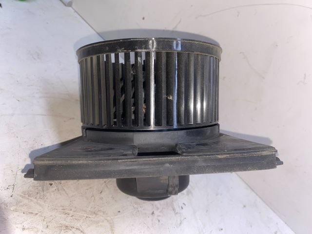 bontott VW GOLF IV Fűtőmotor (Nem klímás)
