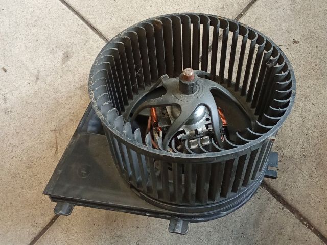 bontott VW GOLF IV Fűtőmotor (Nem klímás)