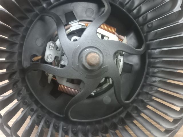 bontott VW GOLF IV Fűtőmotor (Nem klímás)