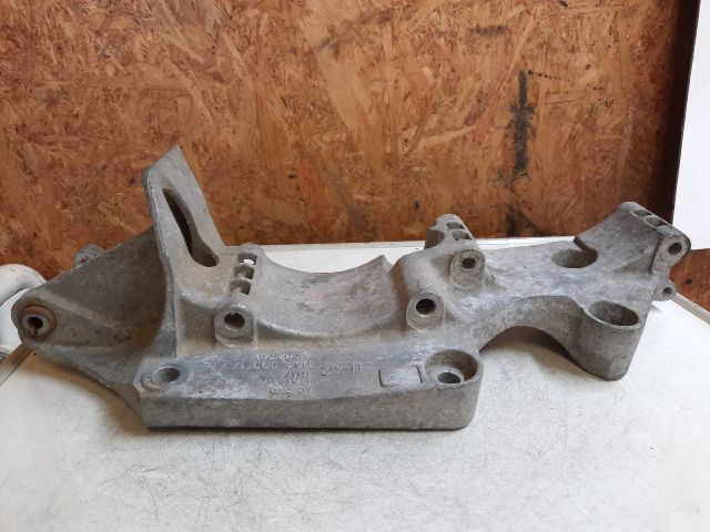 bontott VW GOLF IV Generátor Tartó Bak