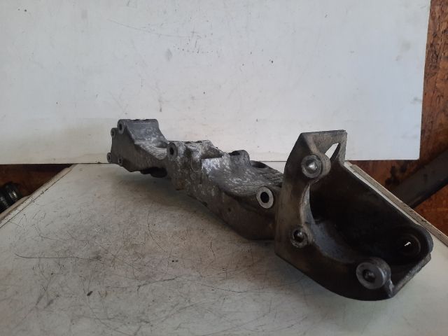 bontott VW GOLF IV Generátor Tartó Bak