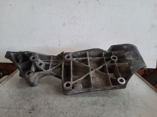 bontott VW GOLF IV Generátor Tartó Bak