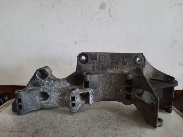 bontott VW GOLF IV Generátor Tartó Bak