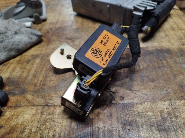 bontott VW GOLF IV Gyorsulás Jeladó