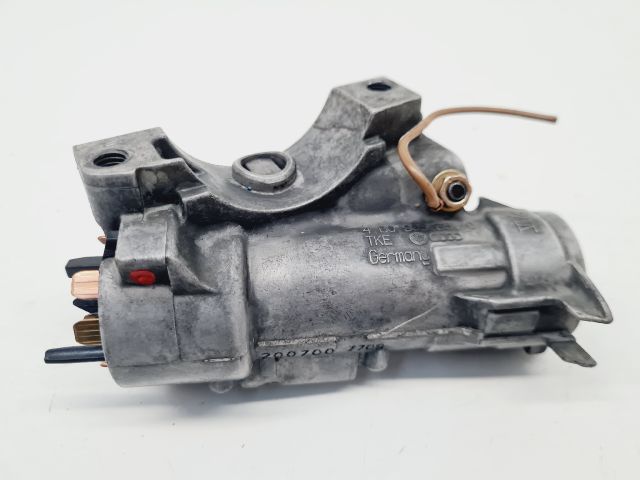 bontott VW GOLF IV Gyújtáskapcsoló Ház