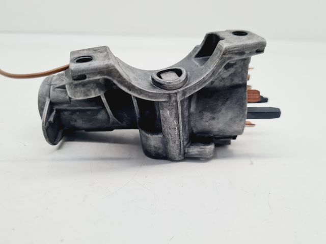 bontott VW GOLF IV Gyújtáskapcsoló Ház