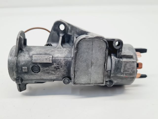 bontott VW GOLF IV Gyújtáskapcsoló Ház