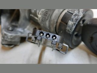 bontott VW GOLF IV Gyújtáskapcsoló Házzal