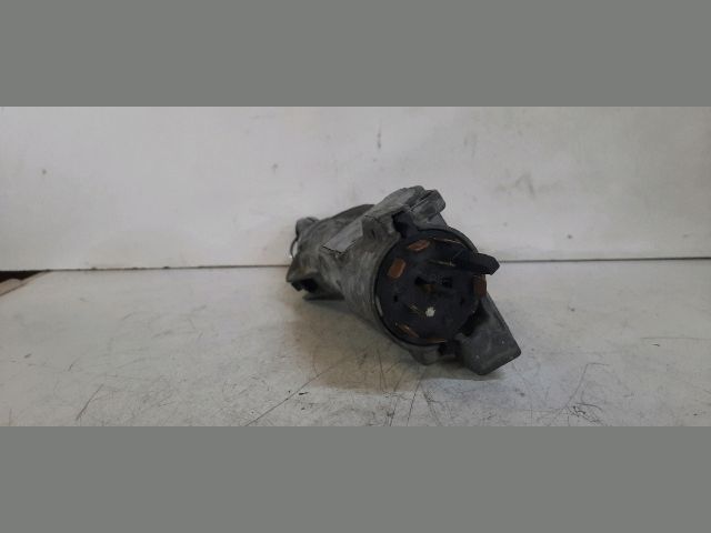 bontott VW GOLF IV Gyújtáskapcsoló Házzal