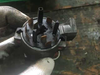 bontott VW GOLF IV Gyújtáskapcsoló Házzal