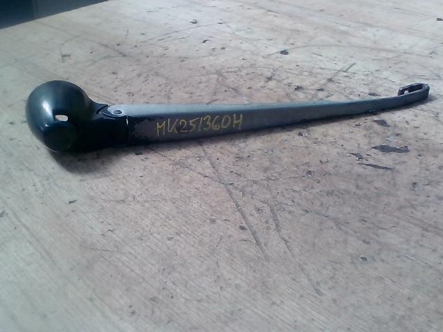 bontott VW GOLF IV Hátsó Ablaktörlő Kar